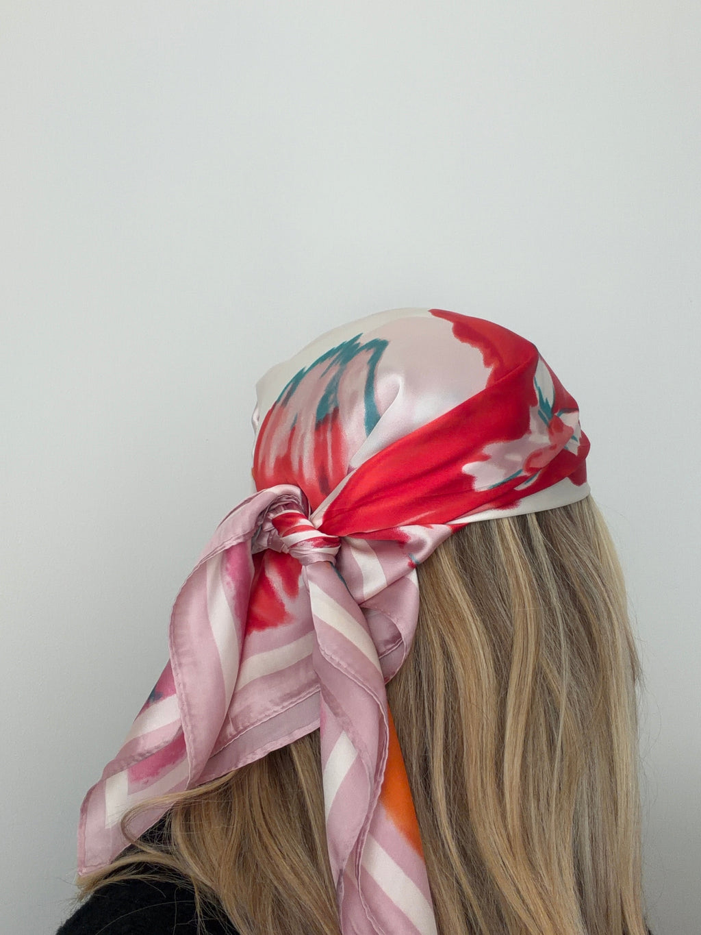 Foulard fleuri Tikinaï