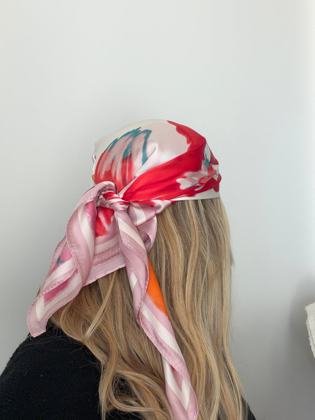 Foulard fleuri Tikinaï
